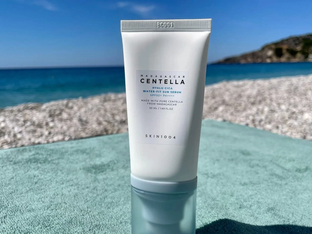 SKIN1004 - Madagascar Centella Hyalu-Cica Water-Fit Sun Serum