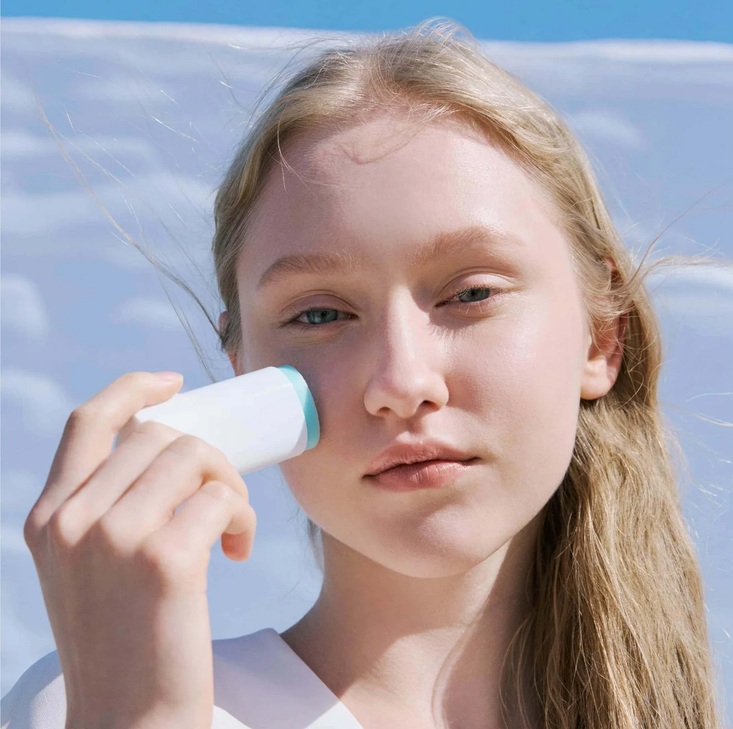 SKIN1004 - Madagascar Centella Hyalu-Cica Silky-Fit Sun Stick