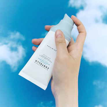 SKIN1004 - Madagascar Centella Hyalu-Cica Water-Fit Sun Serum